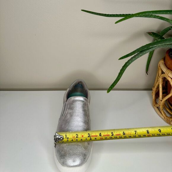 Dr. Scholl’s Madison Party Metallic Silver Slip-On Sneakers Women’s 7.5M - Picture 9 of 9